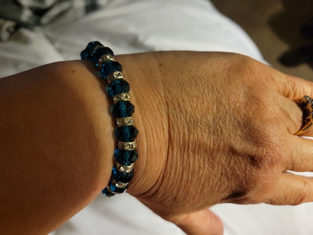 Bead Clear and turquoise Color Beads