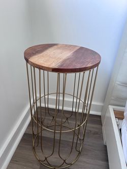 Side table gold metal and wood