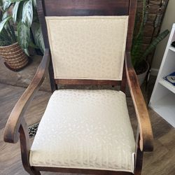 Wood Accent Chair – Vintage Style