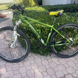 29” Trek Marlin Mountain Bike Gary Fisher Collection  