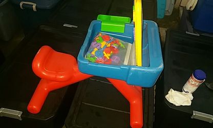 Todays kids single desk