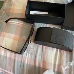 Black Glasses 