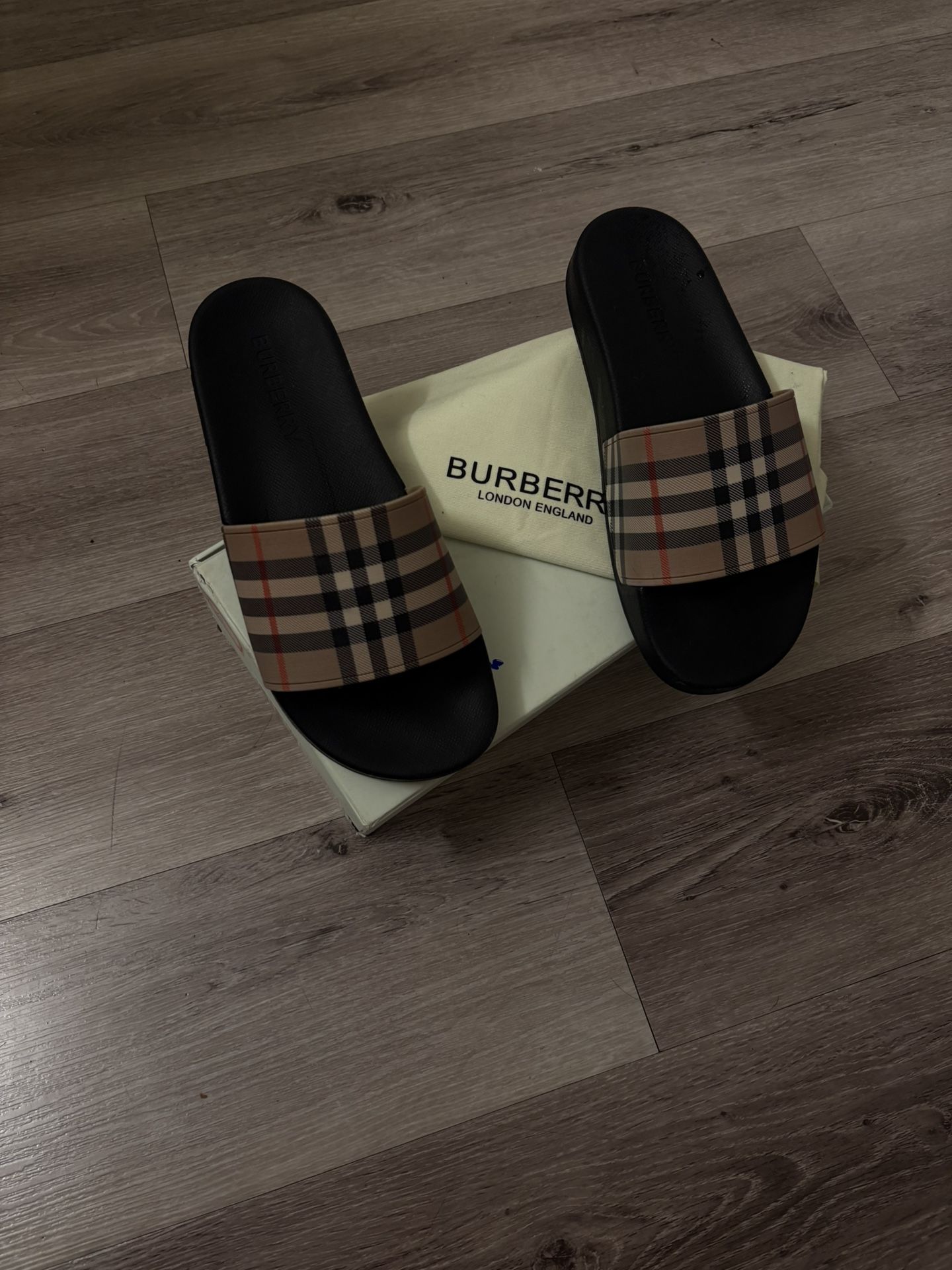 burberry slides