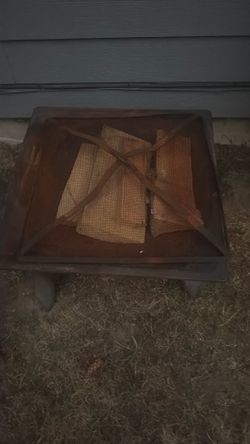 Metal fire pit