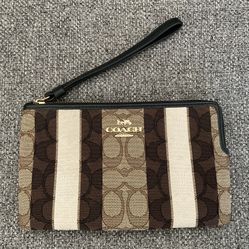 Coach Wristlet Large