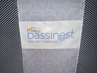 Bassinet swivel sleeper