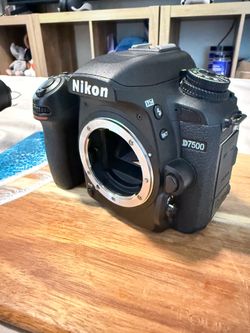 Nikon D7500