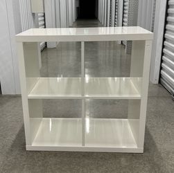 IKEA KALLAX HIGH GLOSS WHITE CUBE SHELF UNIT 30 X 30 INCHES IN NEW CONDITION