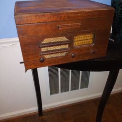 Genuine Vintage TrueTone Radio Record player