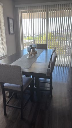 Dining room table