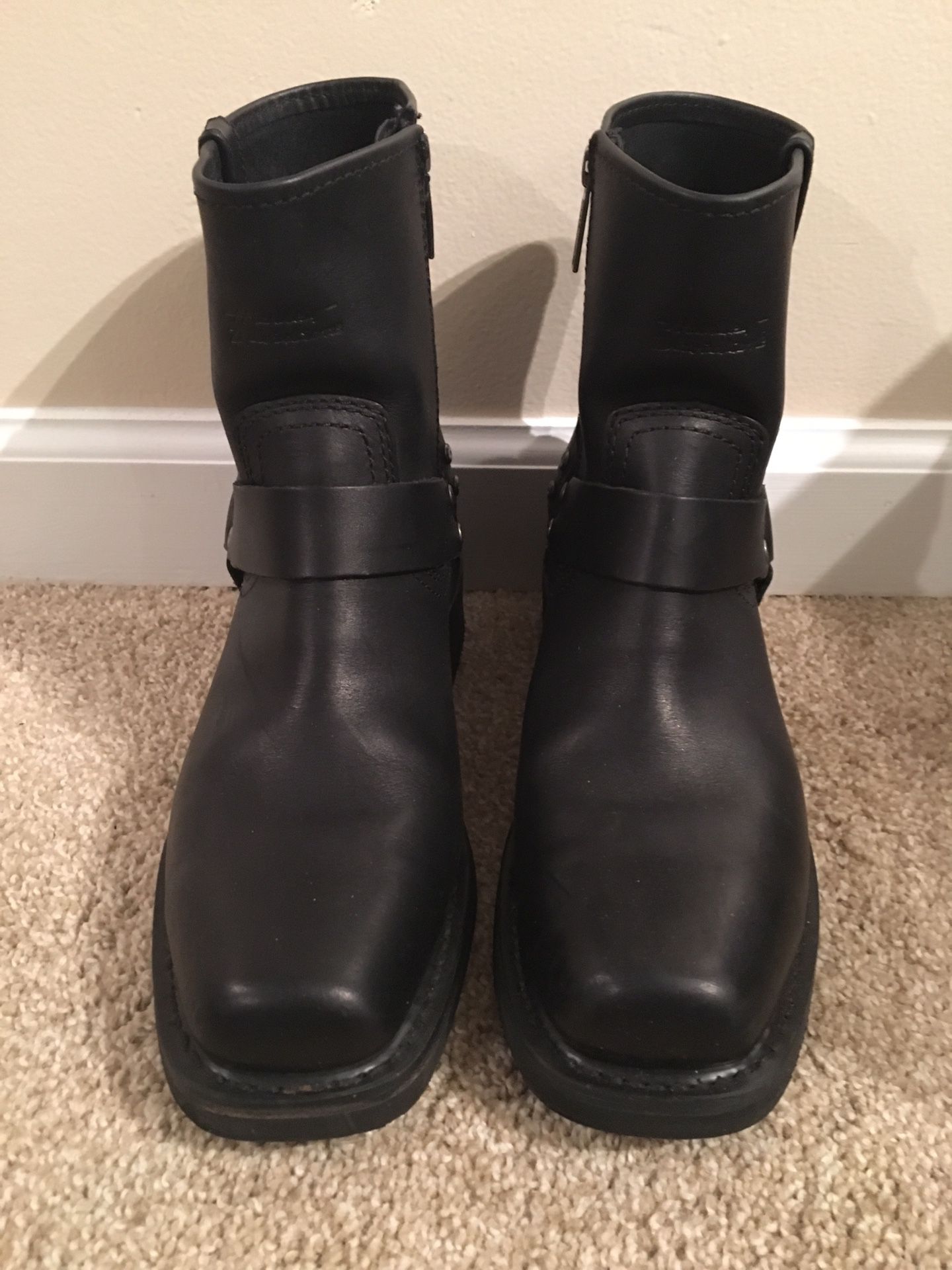 Harley-Davidson Men’s 8.5 Leather Boots in absolutely new condition. Worn once.