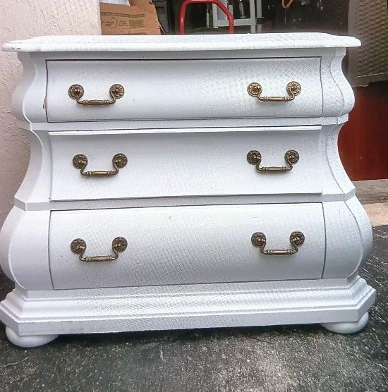 Hickory white dresser quality