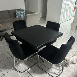 Dinett Table With 4 Chairs 
