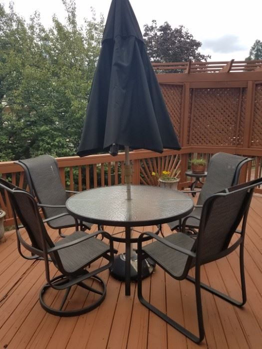 Patio furniture - very good condition