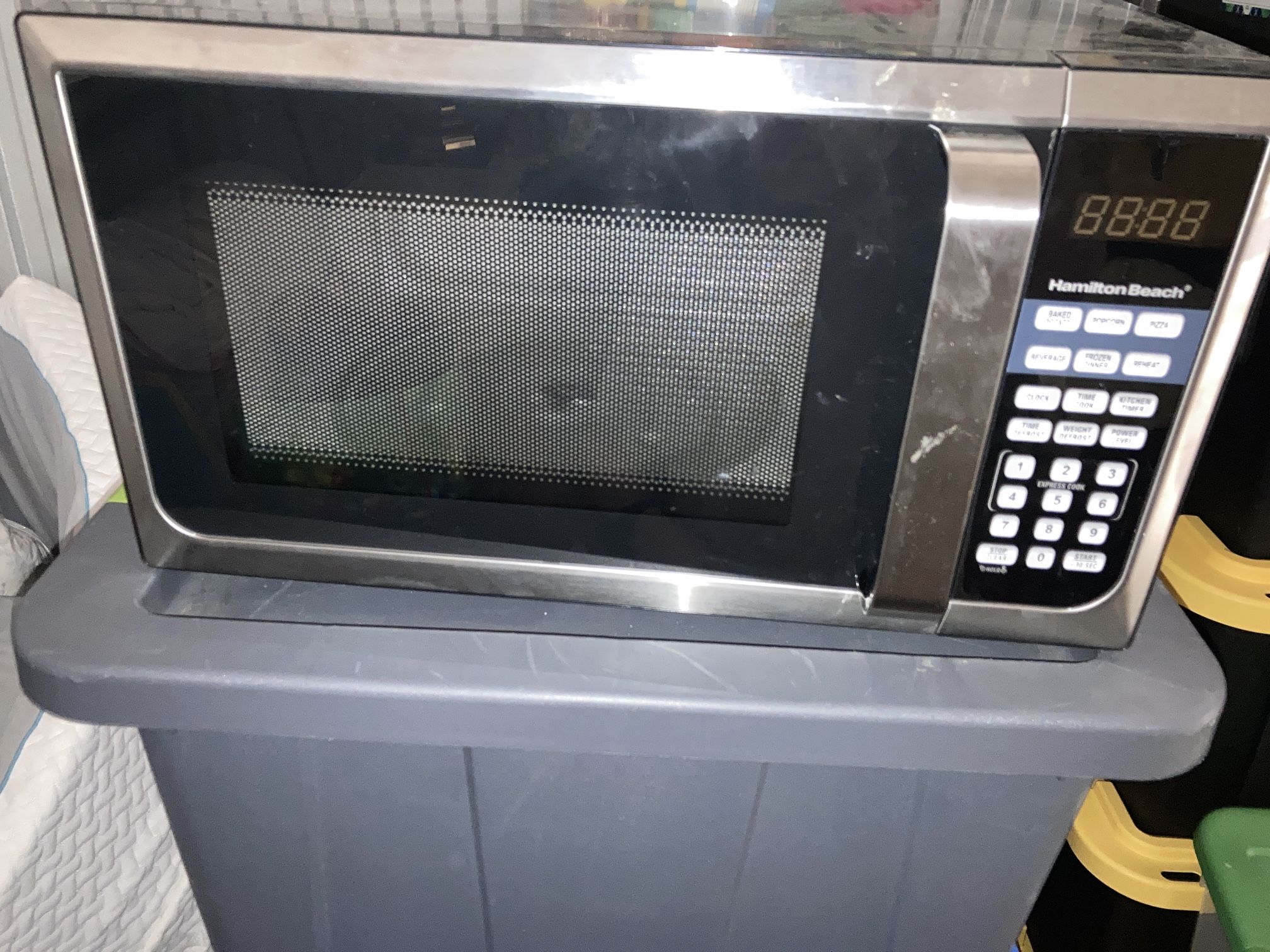 Hamilton Beach Microwave Oven, Like New