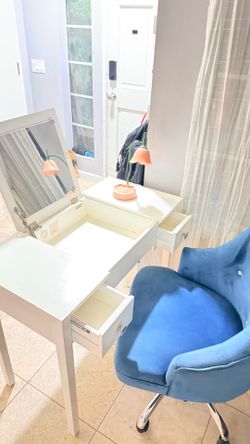Vanity / chair / desk