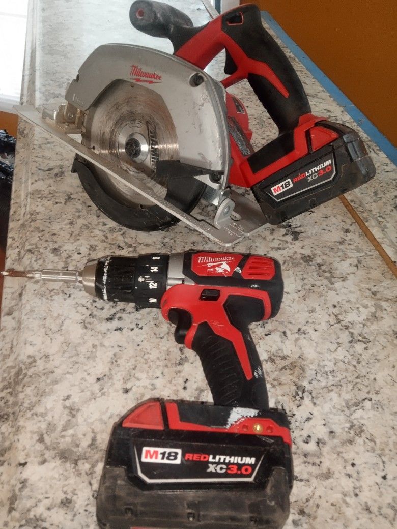 Milwaukee Drill n Saw (2) Batteries
