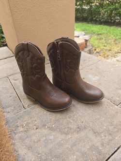 Toddler girl sz 10 Cowboy boot- almost new