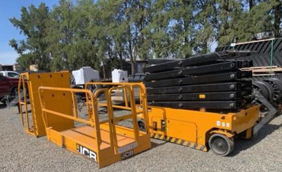 2016 JCB S4046E scissor lift for parts