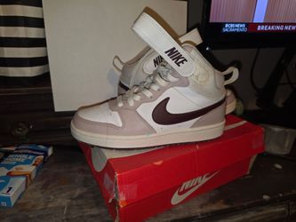 Girls shoes size 4