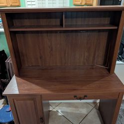 Desk with Keyboard Tray