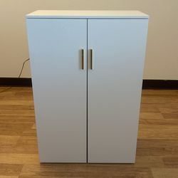 White cabinet excellent condition