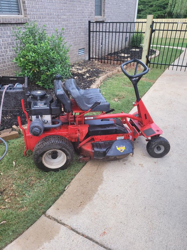 Snapper 28 Inch Riding Lawnmower