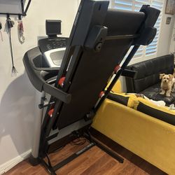Treadmill 