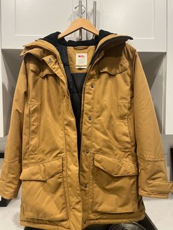 Fjallraven Nuuk  Parka - Women's Medium