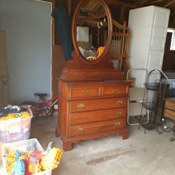 Dresser With Mirror 