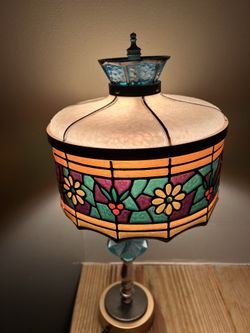 VINTAGE FLORAL LAMP