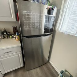 Frigidaire Fridge