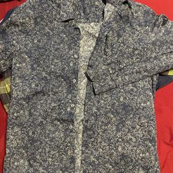 Men Medium Button Up