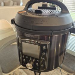 Instant Pot Pro 10-in-1 Pressure Cooker (6 qt) — Like New
