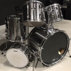 PEARL Export 5 Pc Drum Kit in Chrome Finish