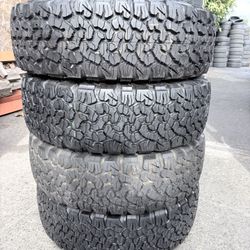 Tengo Un Set De Llantas En Muy Buenas Condiciones Marca Bfgoodrich LT245/70 R17 Instalación Y Balanceo Por El Mismo Precio