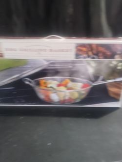 Barbecue grilling basket with locking lid for diced meats vegetables and shellfish