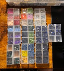 Small resin rhinestones
