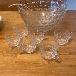 Glass Punch Bowl With 6 Glasses To Match. 