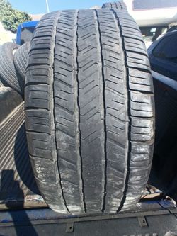 275/55R20 Goodyear Eagle ls2 Tire (1)