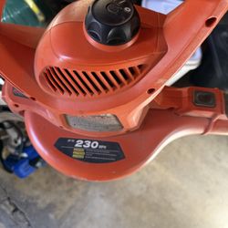 Electric leaf blower and vacuum 