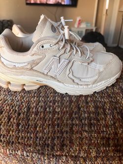 New Balance 2002R Sneakers 4.5 men