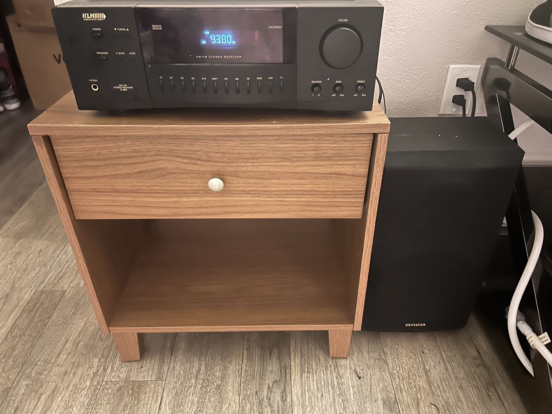 AM/FM RECEIVER