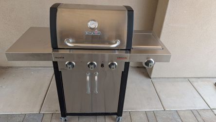 Charbroil Commercial 3 burner propane grill