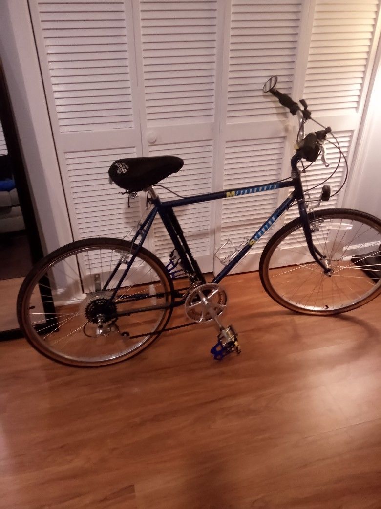 Schwinn "MESARUNNER" Bike 