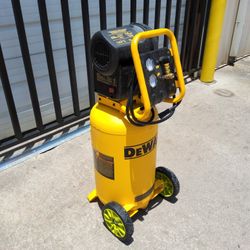 Dewalt Aur Compressor