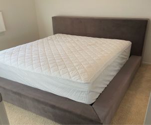Saatva Crete Platform Bed Frame – King – Grey Vintage Velvet