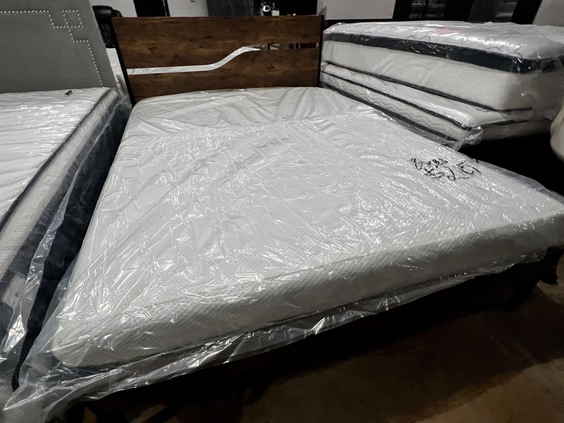 New Place But Got No Mattress? Best Value Queen Memory Mattress Will Get You Through