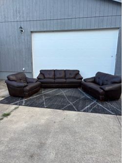 Divani Chateau d’Ax Leather Sofa Set – 3 Piece Italian Leather Living Room Set