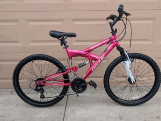 24"x2.0. OZONE FULL SUSPENSIÓN GIRLS MOUNTAIN BIKE. ALL TERRAIN SERIES like New with Freshly túne up 👌🏼